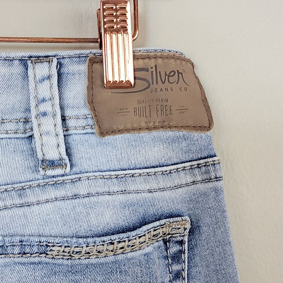 Silver Suki Skinny Jeans Mid Rise Light Blue Jeggings Ripped Knee Stretch 30 10 - Picture 7 of 12